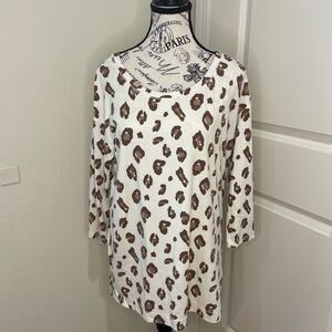 Wonderly Studio Top Size Medium